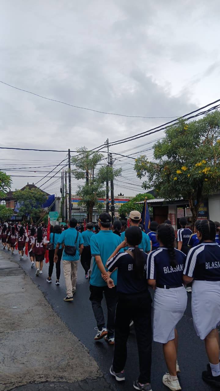 jalan santai HUT yg ke 23