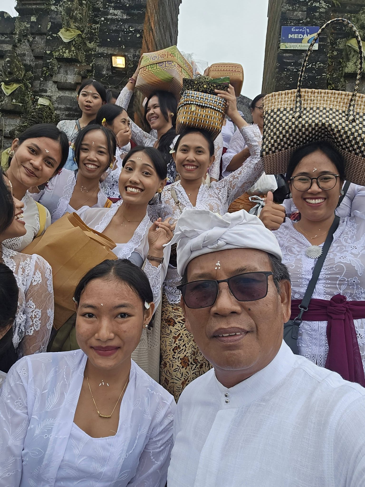 besakih kls xii 2026